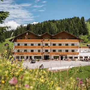 https://hotel-laguscei.hotelinveneto.com