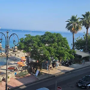 Lucia & Giovanni Giardini-Naxos
